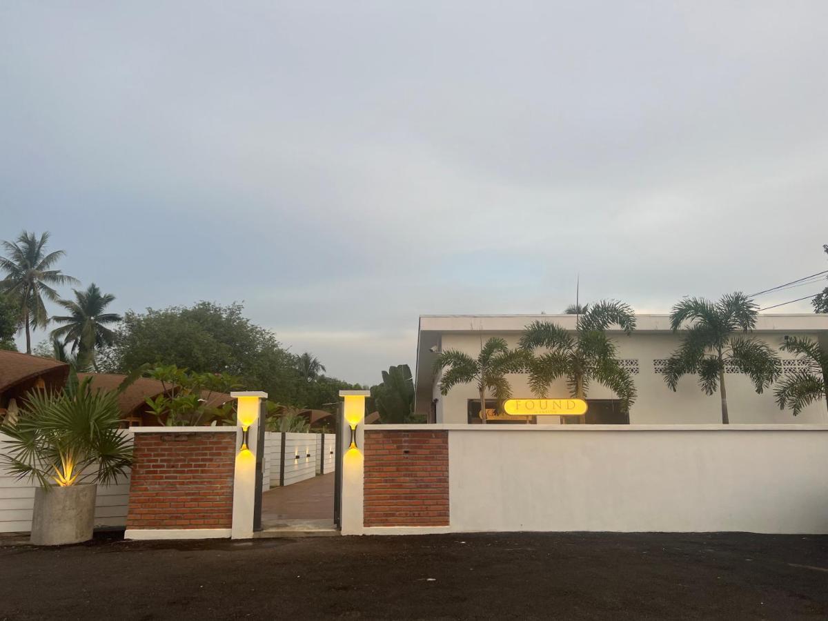 Found Mansion Hotel Pantai Cenang  Bagian luar foto