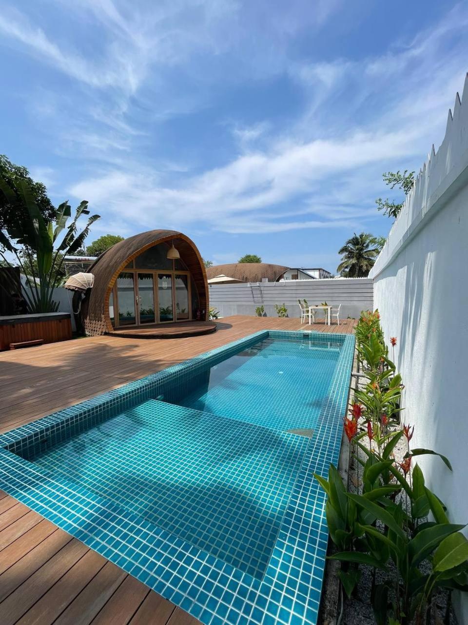 Found Mansion Hotel Pantai Cenang  Bagian luar foto