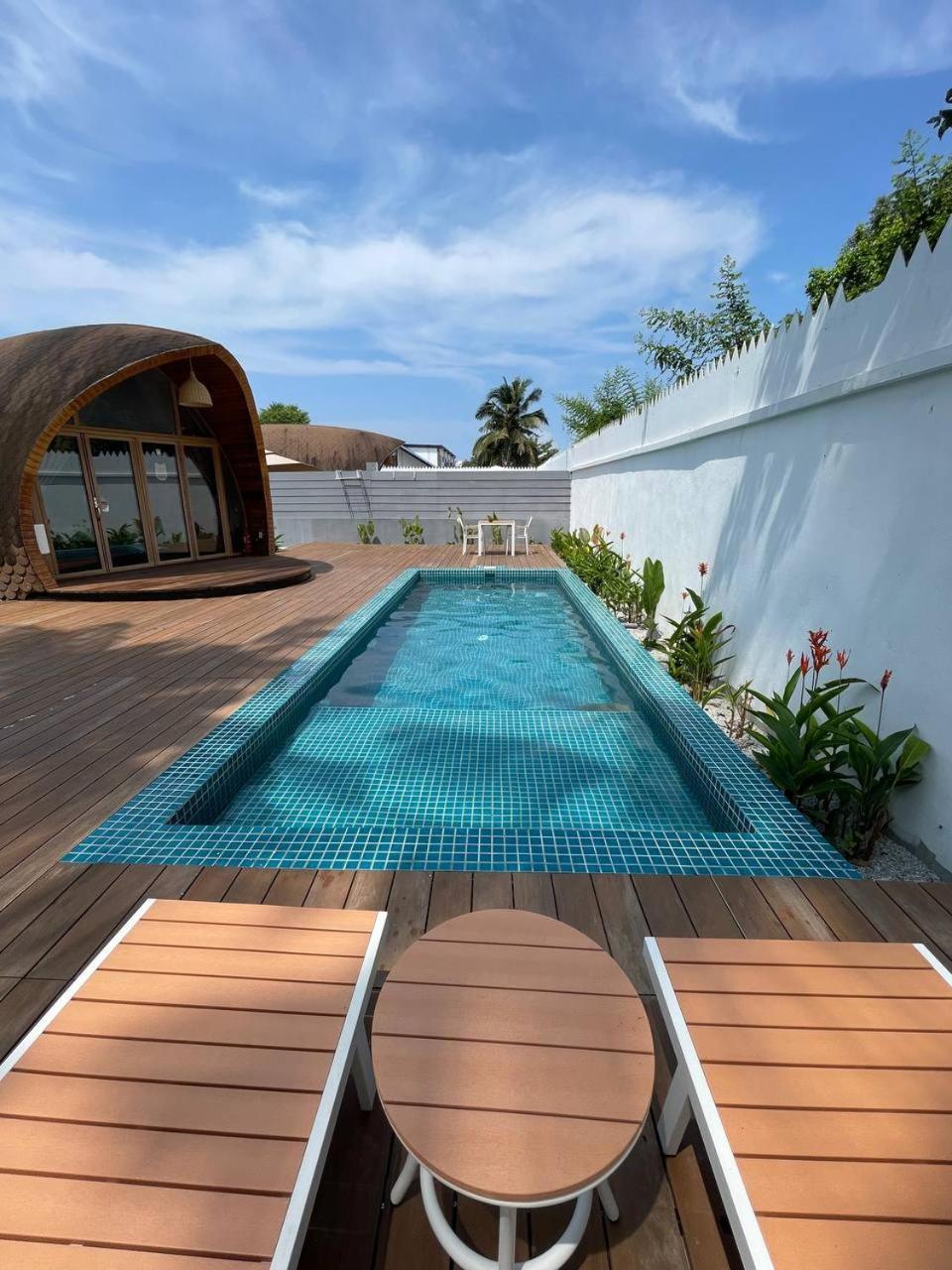 Found Mansion Hotel Pantai Cenang  Bagian luar foto