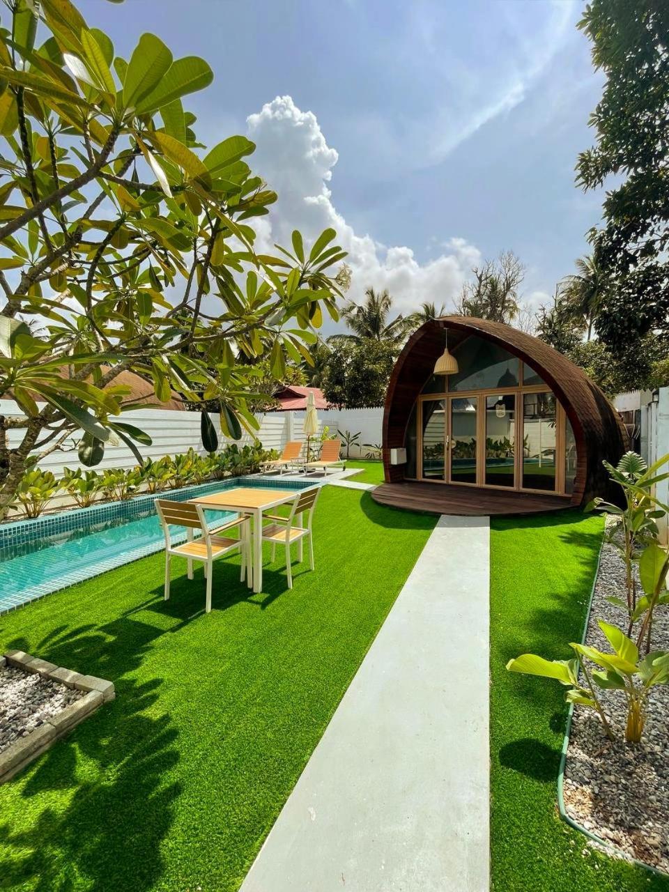 Found Mansion Hotel Pantai Cenang  Bagian luar foto
