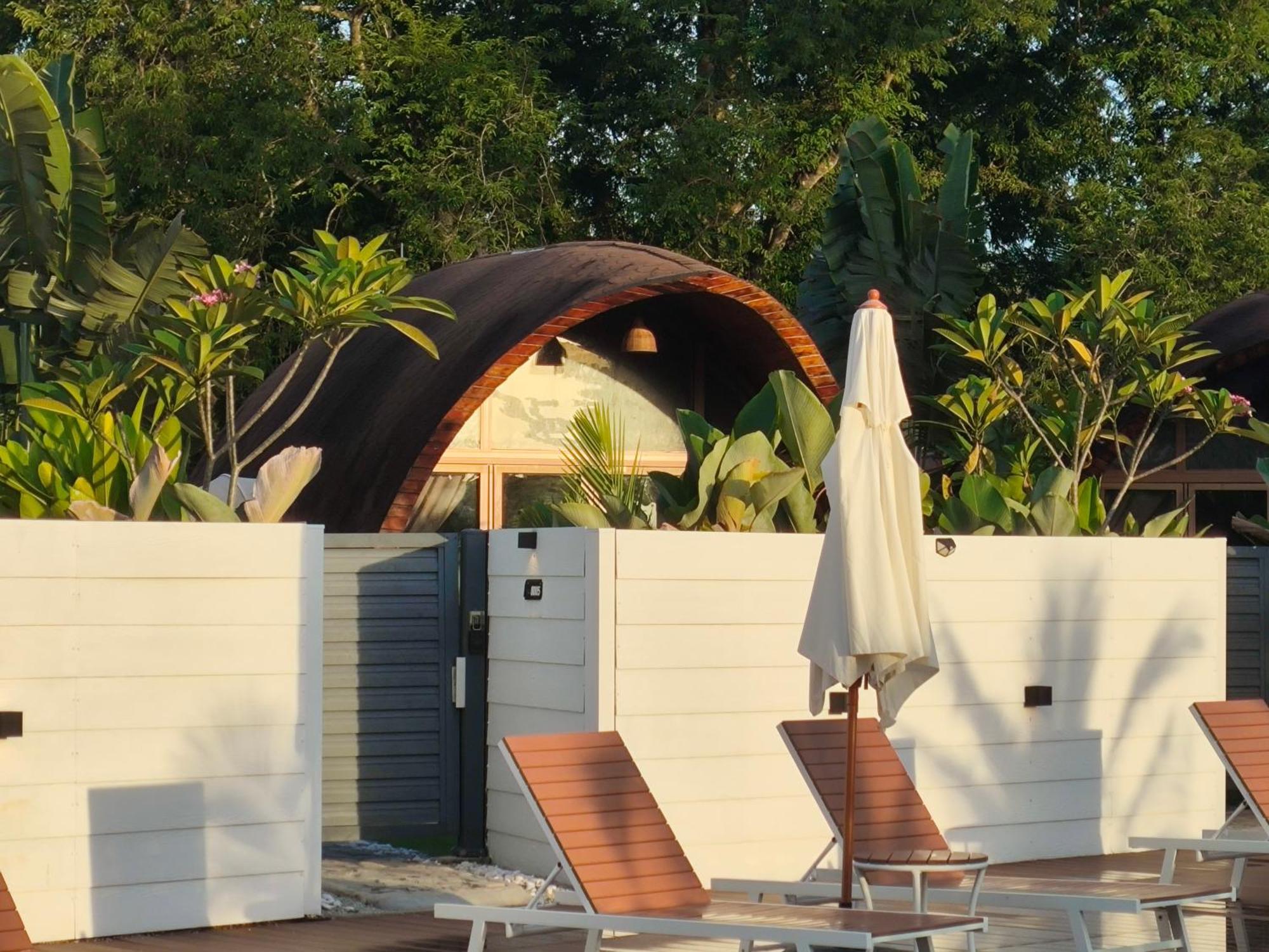Found Mansion Hotel Pantai Cenang  Bagian luar foto