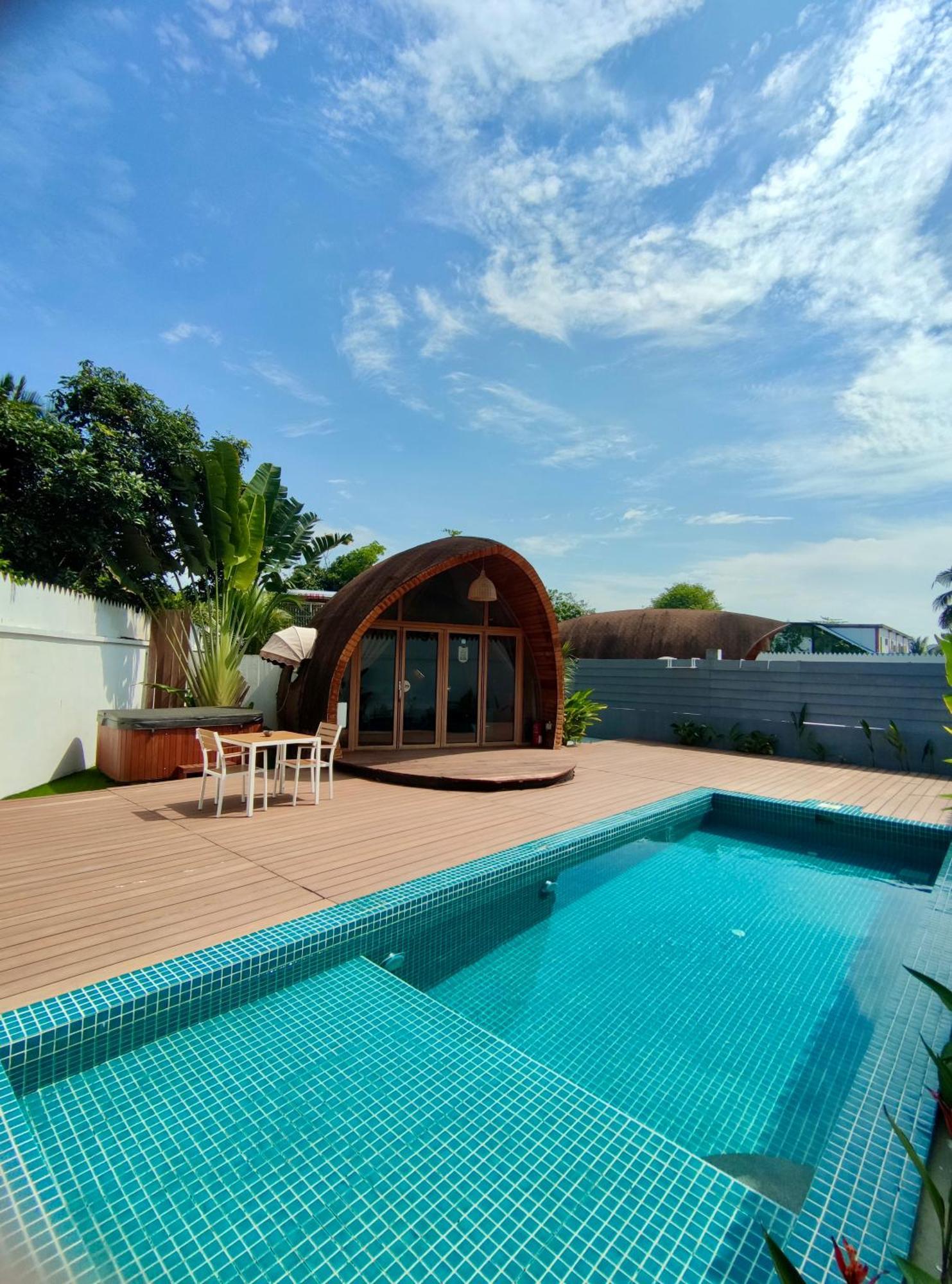 Found Mansion Hotel Pantai Cenang  Bagian luar foto