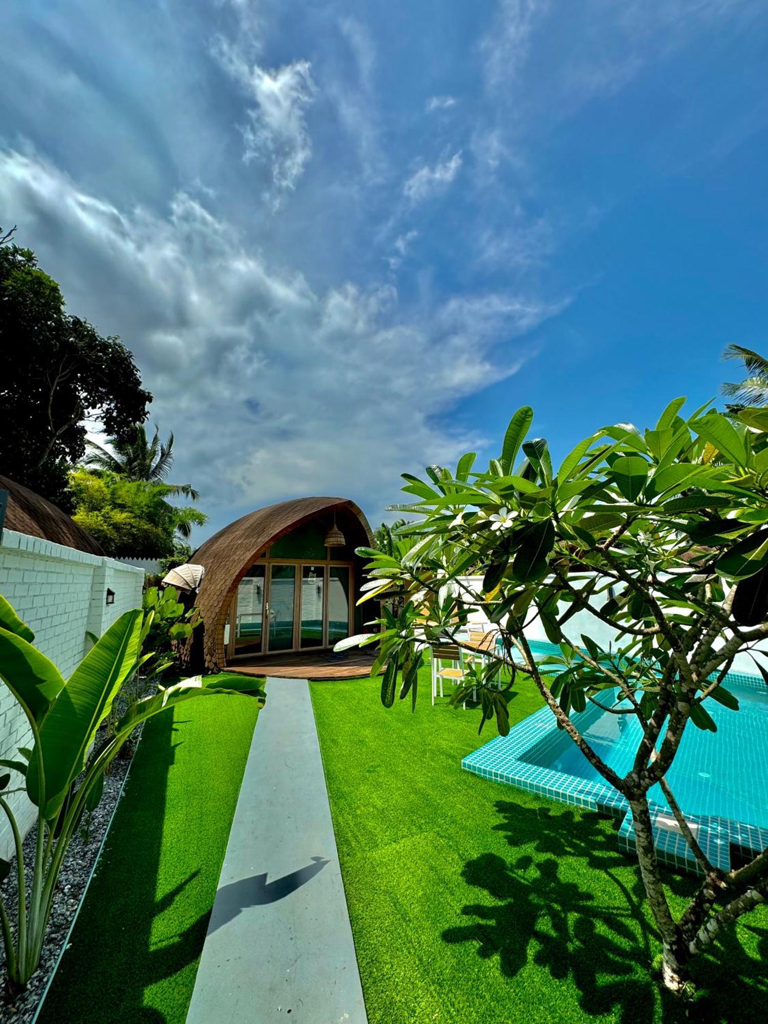 Found Mansion Hotel Pantai Cenang  Bagian luar foto