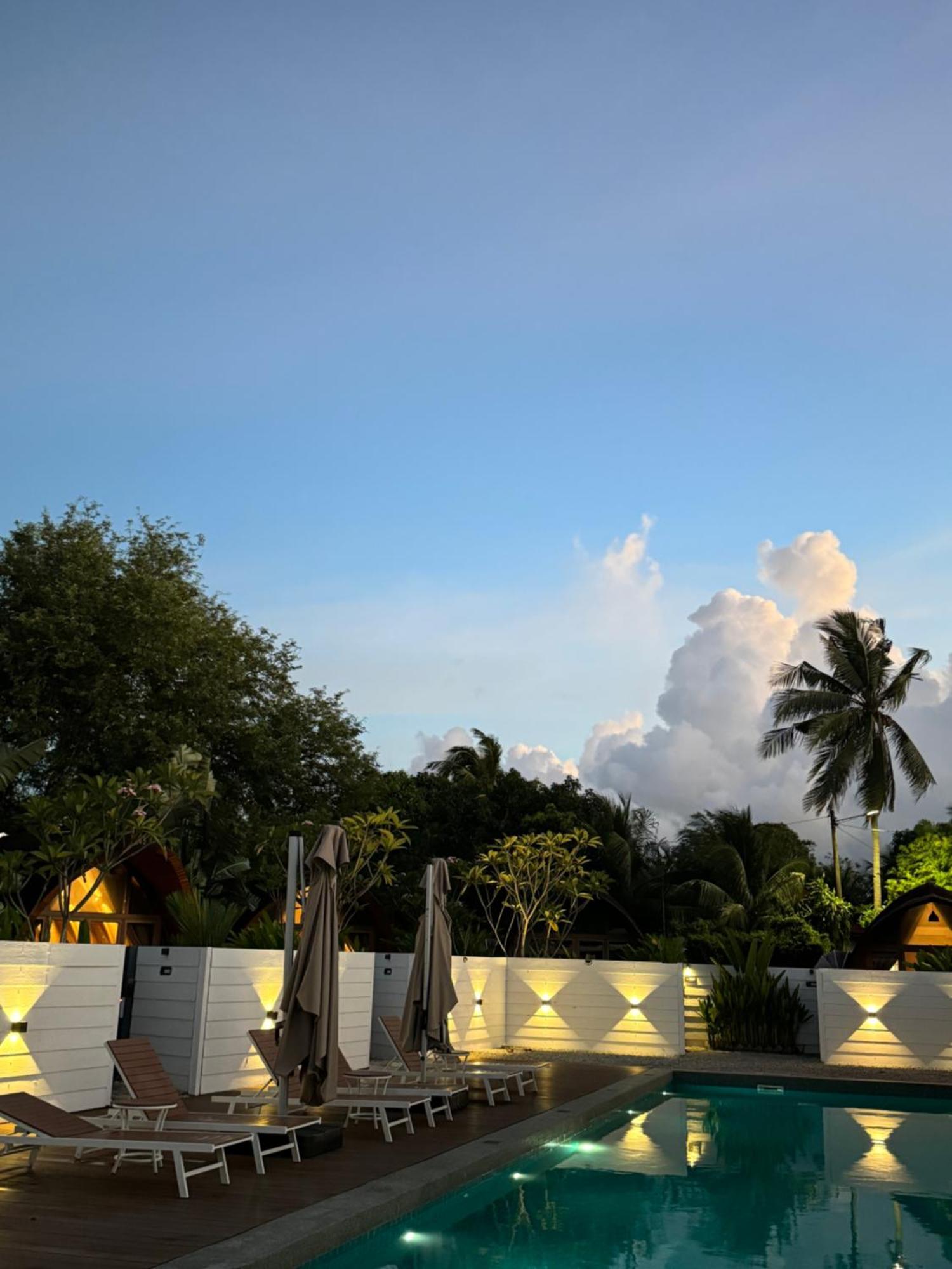 Found Mansion Hotel Pantai Cenang  Bagian luar foto