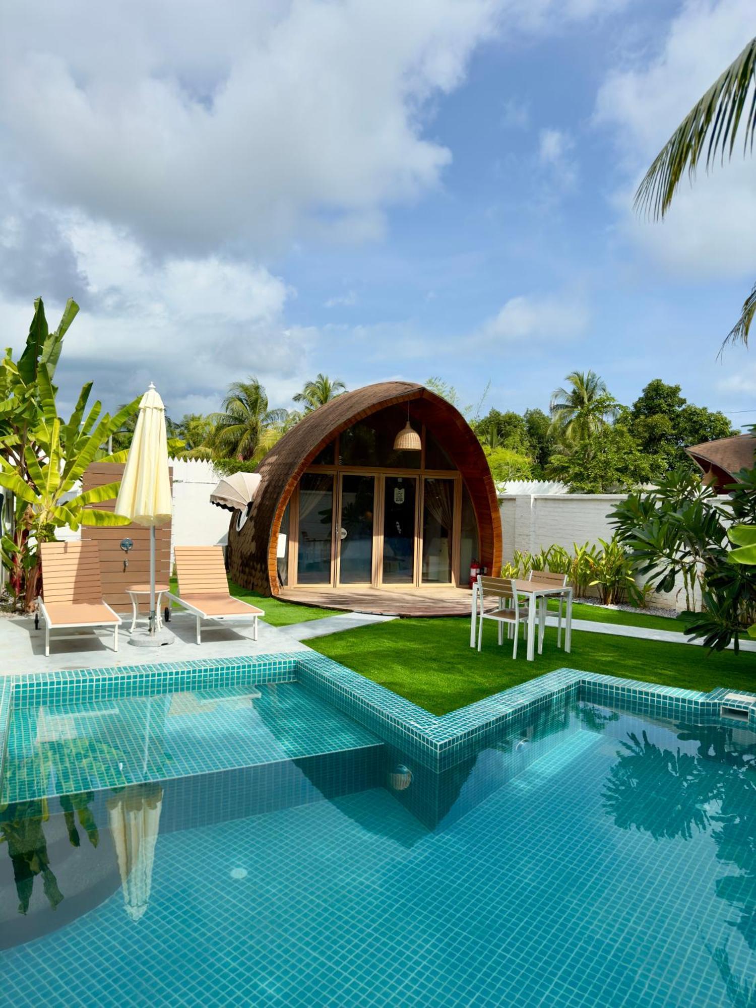 Found Mansion Hotel Pantai Cenang  Bagian luar foto